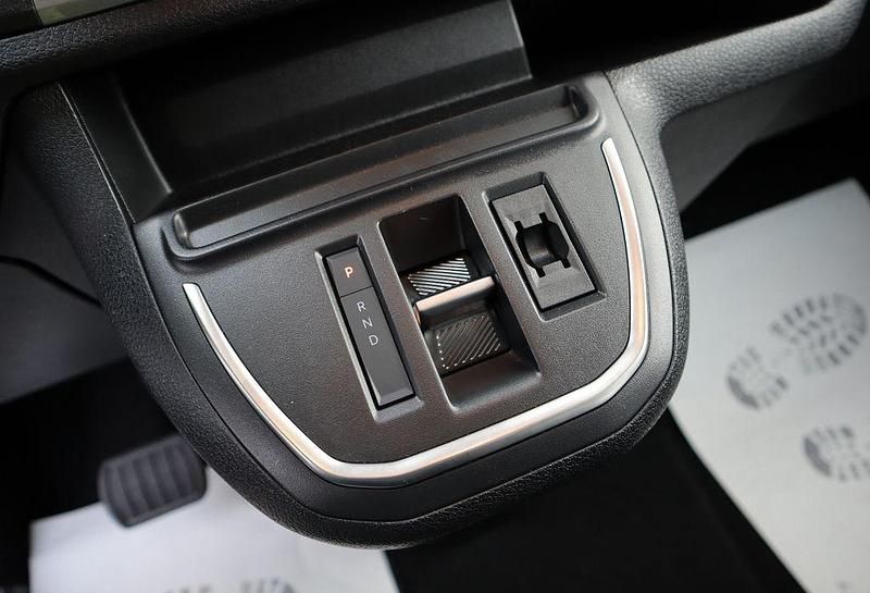 Gebraucht Peugeot Traveller Active 177 PS (130 kW) 2025 Weiß Van / Kleinbus