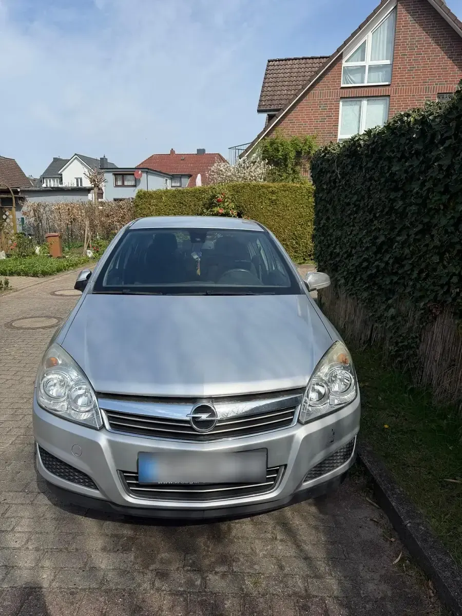 Gebraucht Opel Astra 120 PS (88 kW) 2009 Silber Limousine