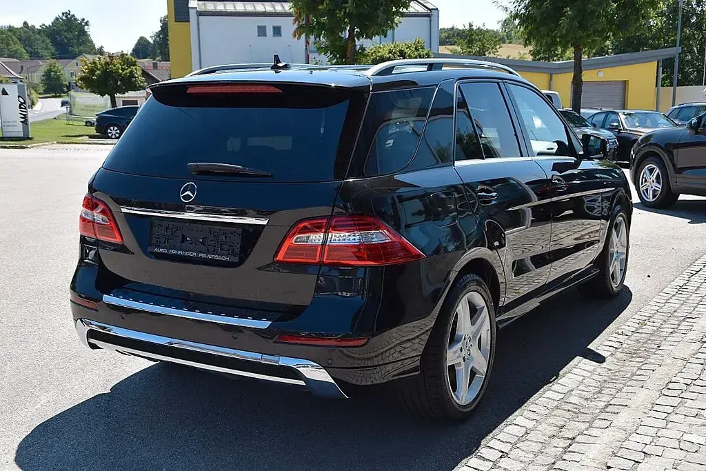 Gebraucht Mercedes ML350 Edition 1 306 PS (225 kW) 2012 Schwarz SUV