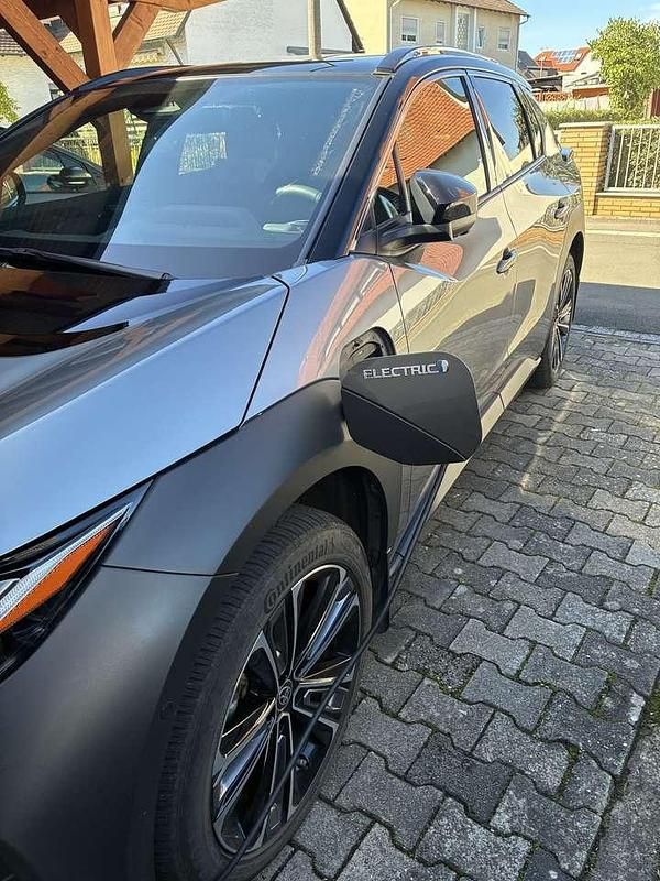 Gebraucht Toyota bZ4X 160 kW (218 PS) 2022 Grau SUV
