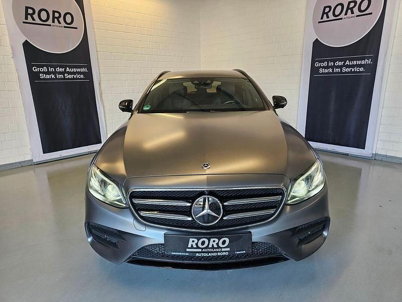 Gebraucht Mercedes E300 AMG line Plus 306 PS (225 kW) 2020 Grau Kombi