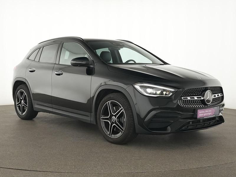 Gebraucht Mercedes GLA200 AMG line 163 PS (119 kW) 2023 Kosmosschwarz SUV