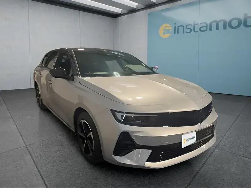Neu Opel Astra 131 PS (96 kW) 2025 Silber Kleinwagen