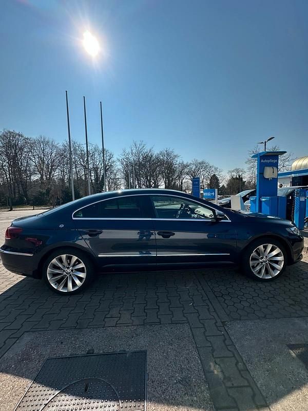 Second-hand VW CC 177 CP (130 kW) 2014 Albastru Berlinǎ