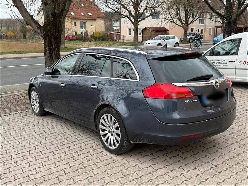 Gebraucht Opel Insignia 160 PS (117 kW) 2011 Grau Kombi