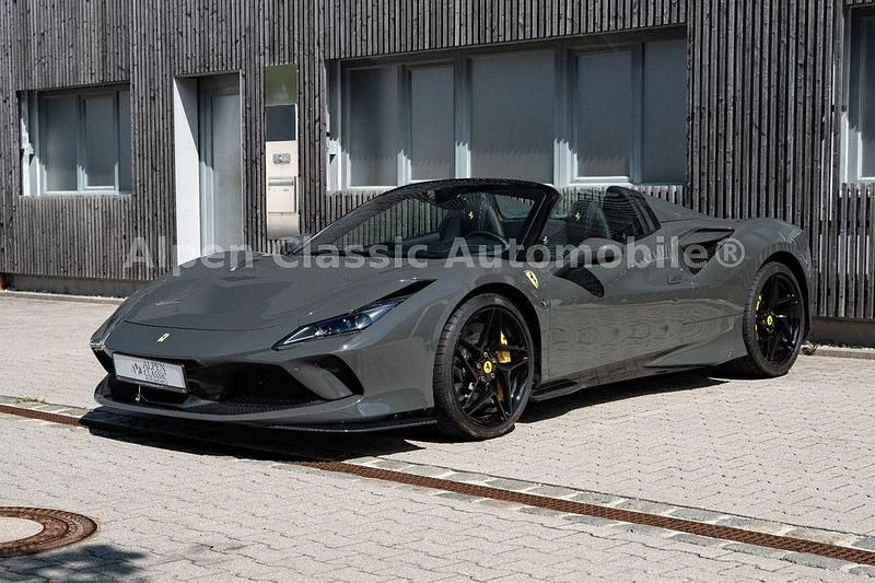 Gebraucht Ferrari F8 721 PS (530 kW) 2023 Grau Cabrio
