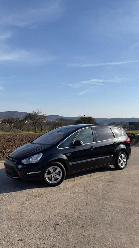 Gebraucht Ford S-MAX Titanium 140 PS (102 kW) 2014 Schwarz Van / Kleinbus