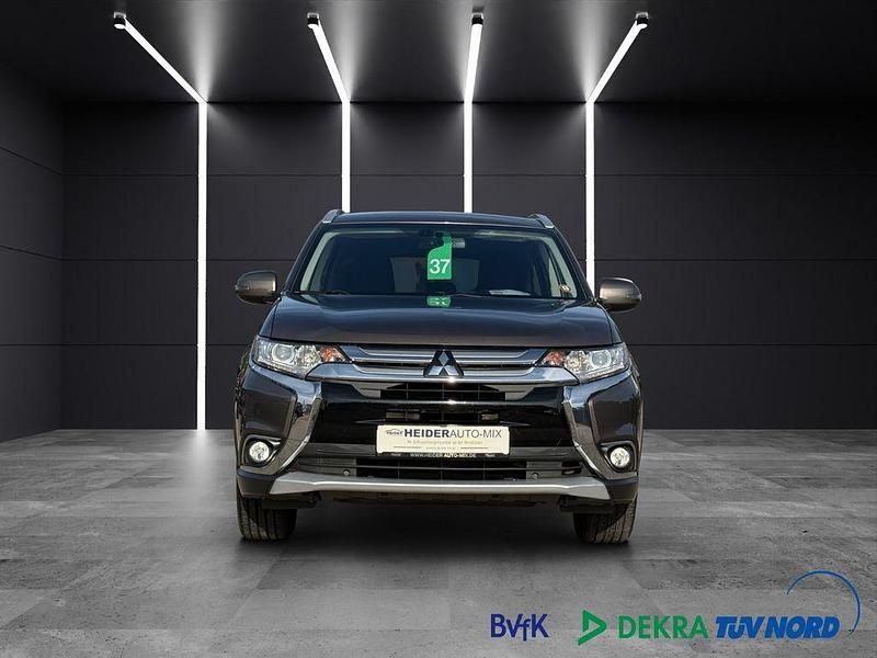 Gebraucht Mitsubishi Outlander Plus 150 PS (110 kW) 2016 Braun SUV