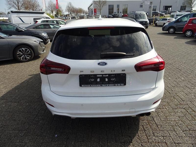 Gebraucht Ford Focus ST-Line 125 PS (91 kW) 2024 Weiß Limousine