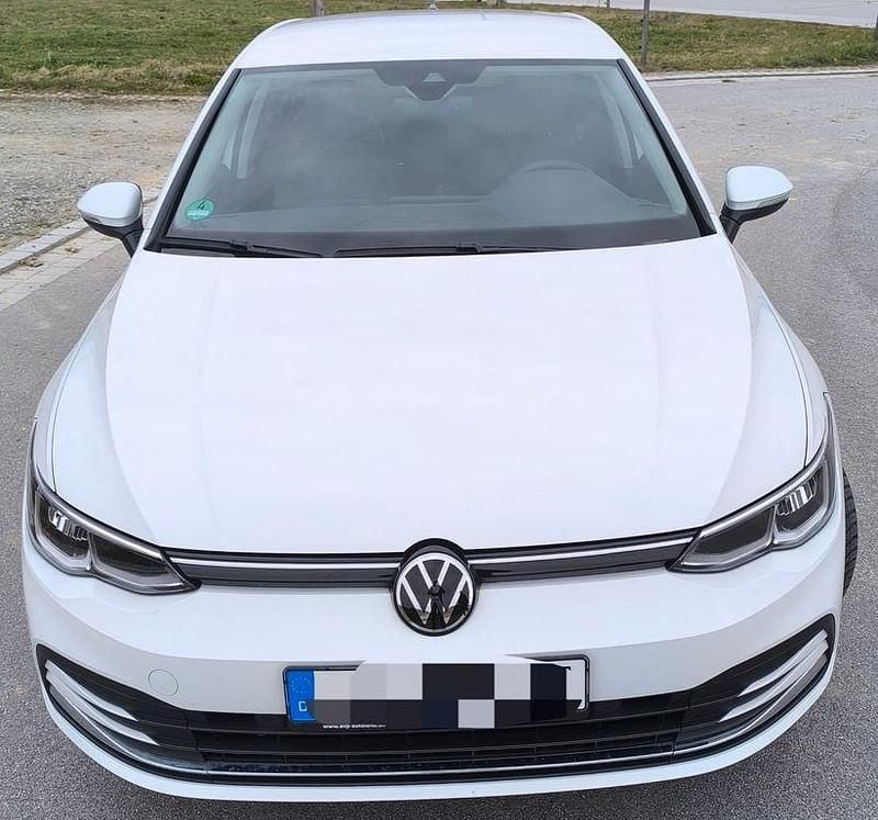 Gebraucht VW Golf VIII Active 150 PS (110 kW) 2022 Weiß Limousine