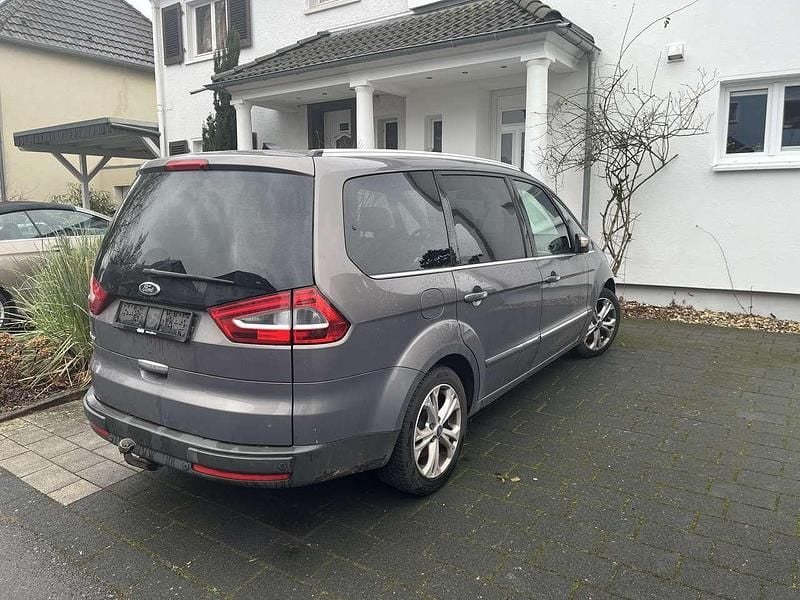 Gebraucht Ford Galaxy Trend 163 PS (119 kW) 2014 Grau Van / Kleinbus
