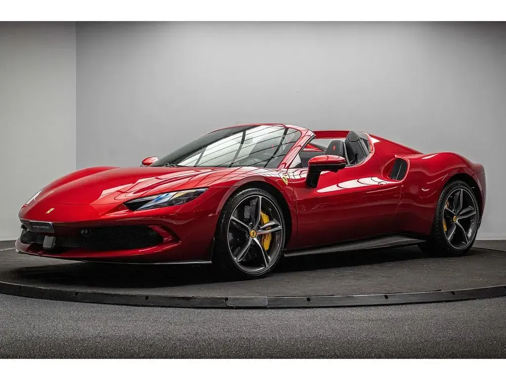 Gebraucht Ferrari 296 830 PS (610 kW) 2023 Rot Cabrio