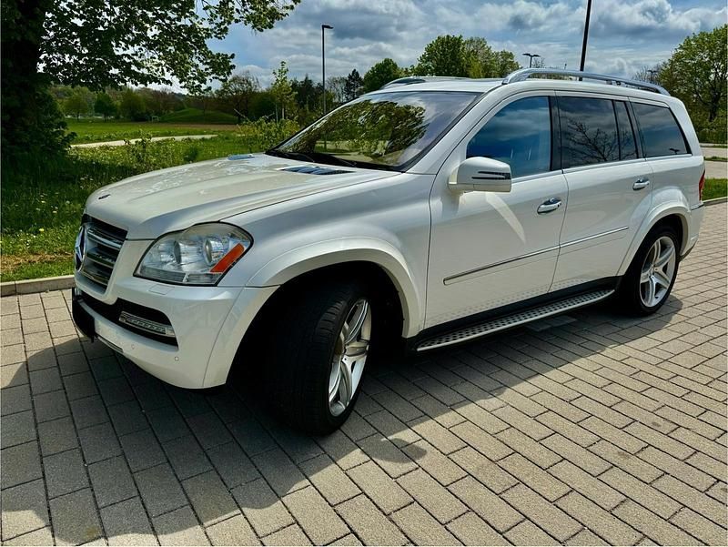 Weiß Gebraucht 2011 Mercedes GL550 SUV | 24.000 € - Bild 1/4