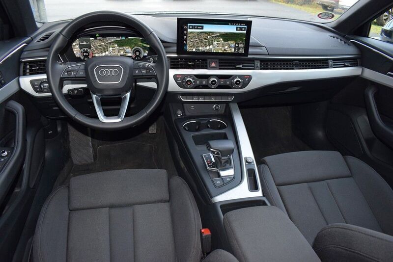 Gebraucht Audi A4 Advanced Plus 163 PS (119 kW) 2024 Mythosschwarz metallic Kombi