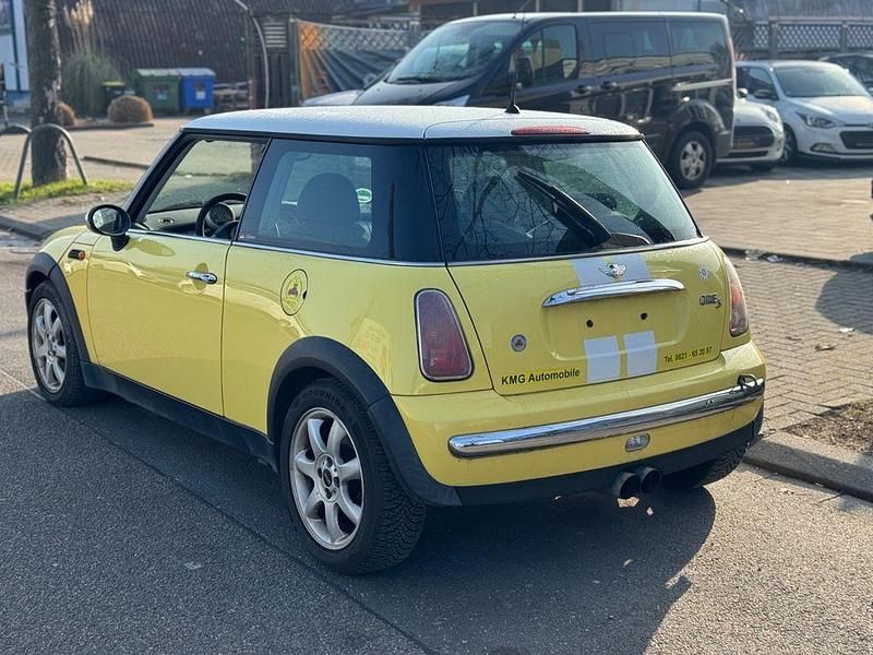 Gebraucht Mini ONE 90 PS (66 kW) 2004 Gelb Kleinwagen
