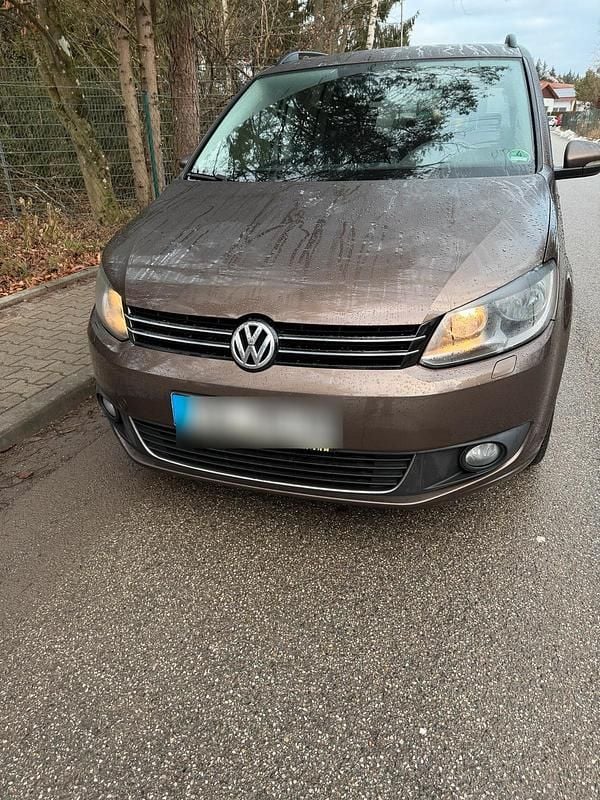 Braun Gebraucht 2015 VW Touran Van / Kleinbus | 7.890 € (Superpreis) - Bild 1/4