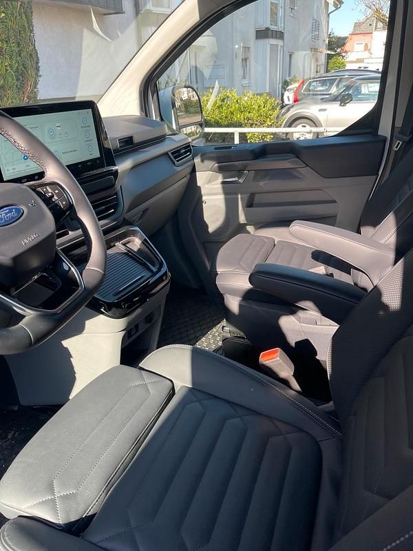 Gebraucht Ford Transit 170 PS (125 kW) 2025 Weiß Van / Kleinbus