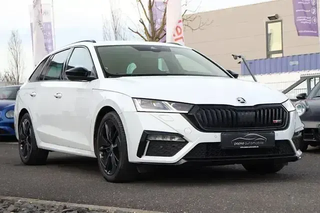 Gebraucht Skoda Octavia RS 200 PS (147 kW) 2022 Moonweiss metallic Kombi