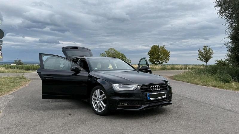 Schwarz Gebraucht 2014 Audi A4 S-Line Kombi | 11.600 € (Etwas zu teuer) - Bild 1/4