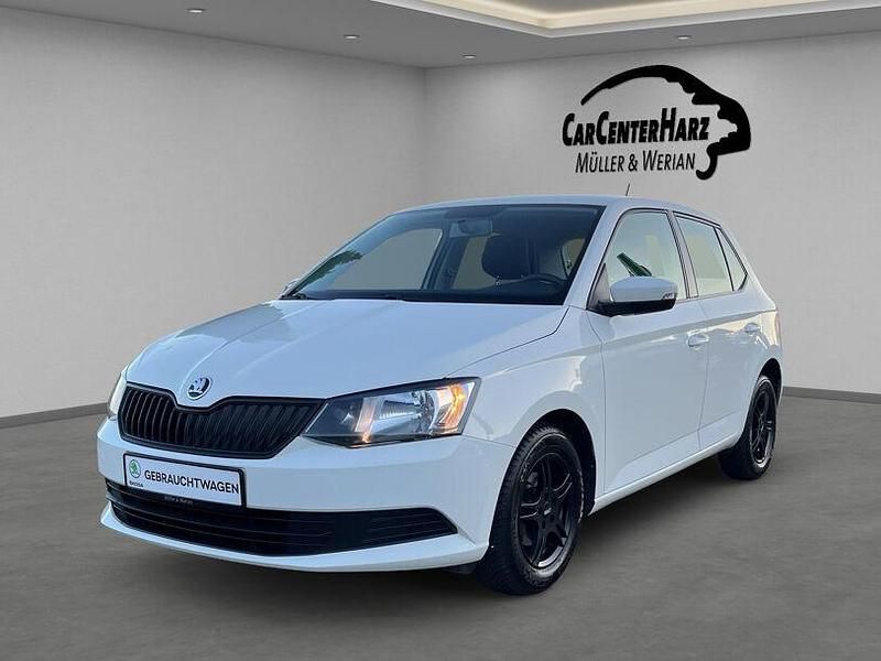 Weiß Gebraucht 2015 Skoda Fabia Active Limousine | 8.950 € (Etwas zu teuer) - Bild 1/4