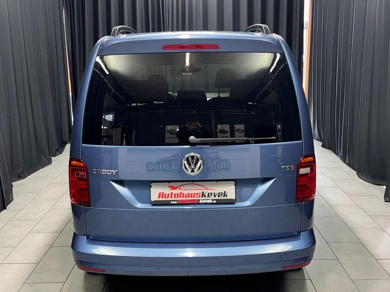 Gebraucht VW Caddy Comfortline 125 PS (91 kW) 2017 Blau Van / Kleinbus