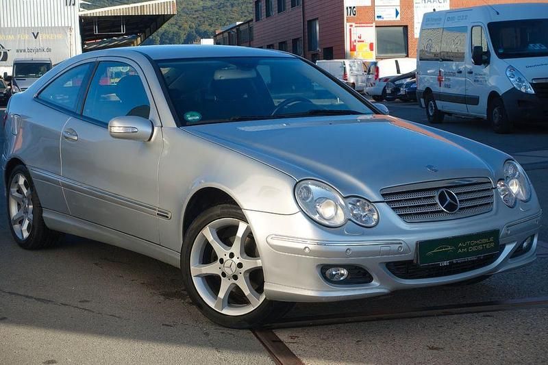 Silber Gebraucht 2005 Mercedes C180 Sport Edition Coupé | 4.990 € (Etwas zu teuer) - Bild 1/4