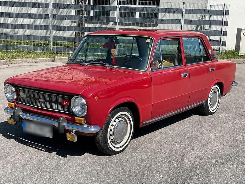 Rot Gebraucht 1973 Fiat 124 Limousine | 11.000 € - Bild 1/4
