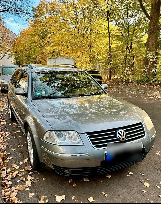 Grau Gebraucht 2002 VW Passat Highline Kombi | 5.399 € (Teuer) - Bild 1/4