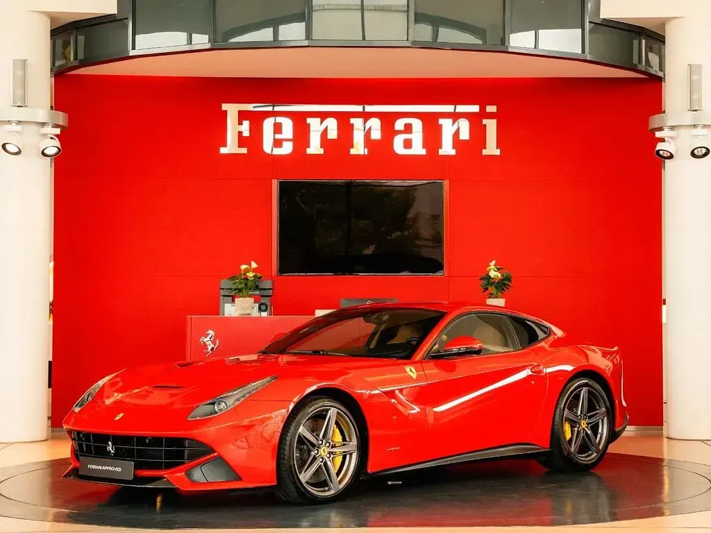 Gebraucht Ferrari F12 741 PS (545 kW) 2013 Rot Coupé