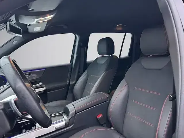 Gebraucht Mercedes GLB200 AMG line 150 PS (110 kW) 2025 Schwarz SUV