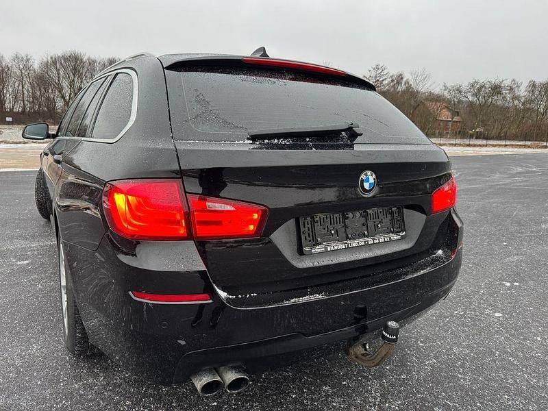 Gebraucht BMW 520 184 PS (135 kW) 2013 Schwarz Kombi