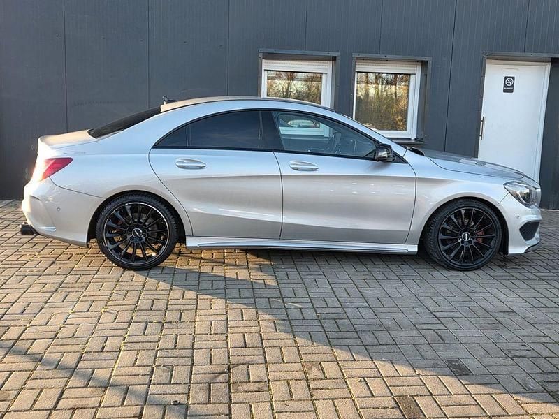 Gebraucht Mercedes CLA200 AMG line 136 PS (100 kW) 2016 Silber Limousine