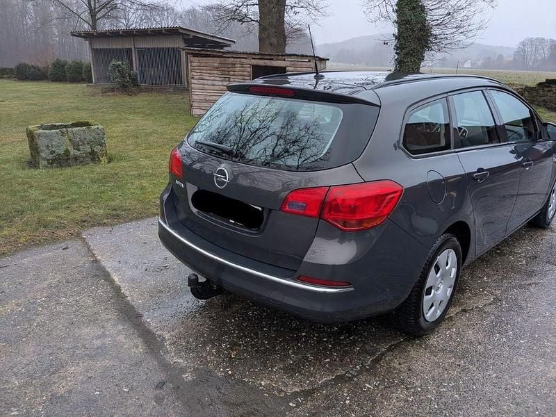 Gebraucht Opel Astra Selection 101 PS (74 kW) 2016 Grau Kombi
