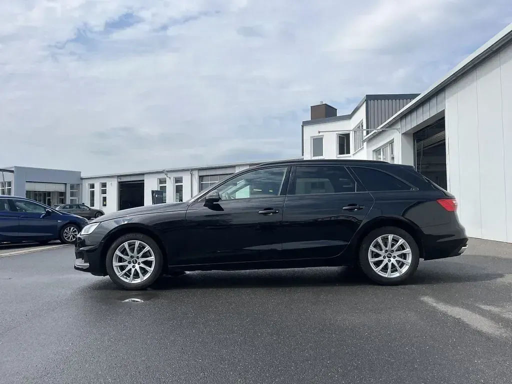 Gebraucht Audi A4 150 PS (110 kW) 2022 Schwarz Kombi