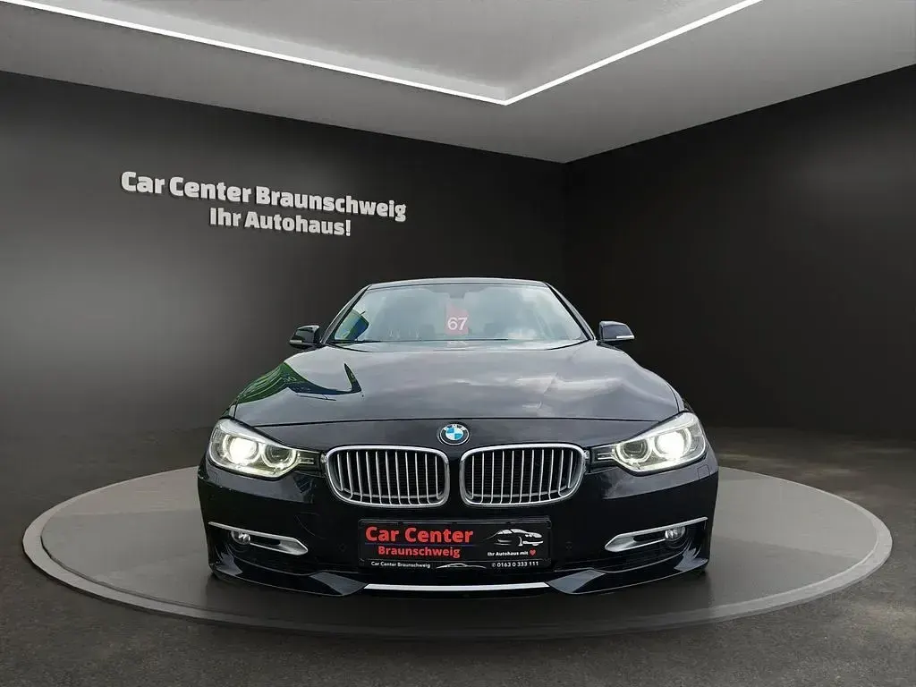 Gebraucht BMW 330 Sport Line 258 PS (189 kW) 2012 Schwarz Kombi