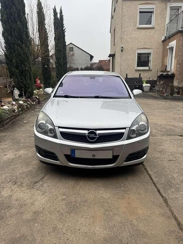 Gebraucht 2005 Opel Vectra Sport Limousine | 4.000 € (Teuer) - Bild 1/4