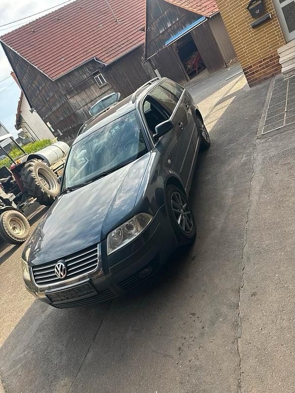 Gebraucht 2004 VW Passat Kombi | 900 € (Superpreis) - Bild 1/4