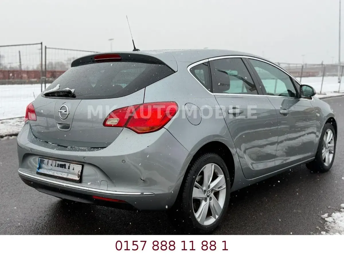 Gebraucht Opel Astra Energy 120 PS (88 kW) 2014 Silber Limousine