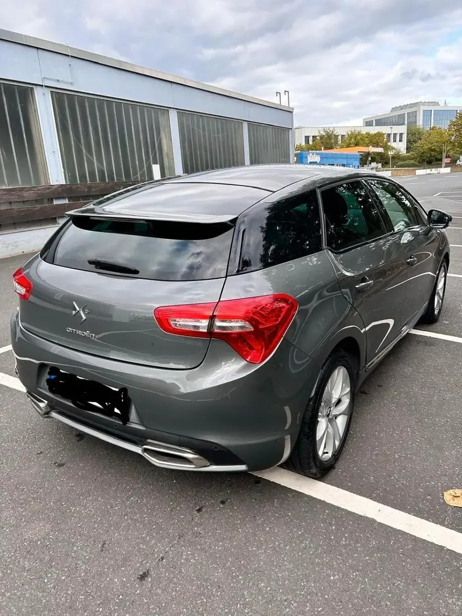 Gebraucht Citroën DS5 115 PS (84 kW) 2012 Grau Kleinwagen
