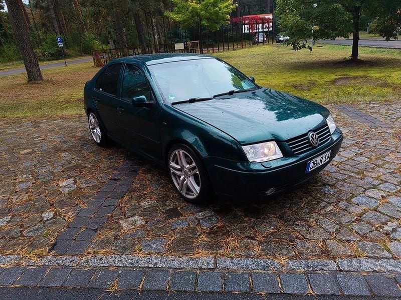 Grün Gebraucht 2000 VW Bora Highline Limousine | 4.300 € - Bild 1/4