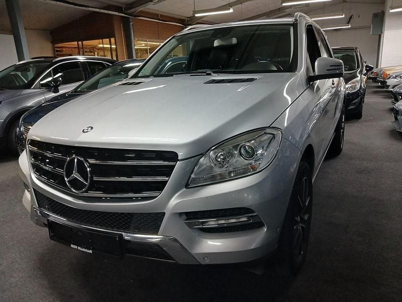 Silber Gebraucht 2012 Mercedes ML250 SUV | 16.880 € (Guter Preis) - Bild 1/4