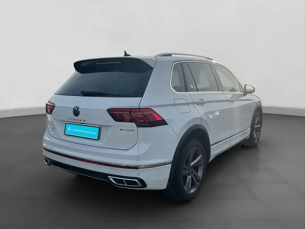 Second-hand VW Tiguan R-line 245 CP (180 kW) 2022 Alb SUV