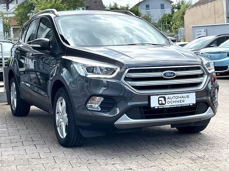 Gebraucht Ford Kuga Cool & Connect 150 PS (110 kW) 2018 Grau SUV