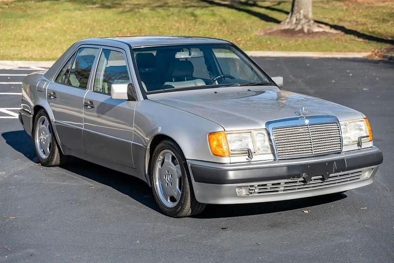 Gebraucht Mercedes E500 320 PS (235 kW) 1993 Silber Limousine