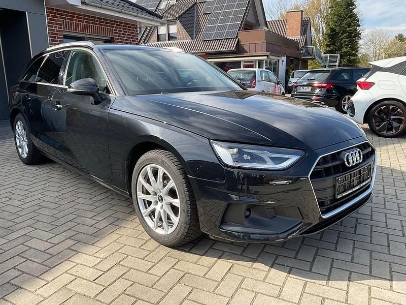 Gebraucht Audi A4 Advanced 163 PS (119 kW) 2023 Schwarz Kombi