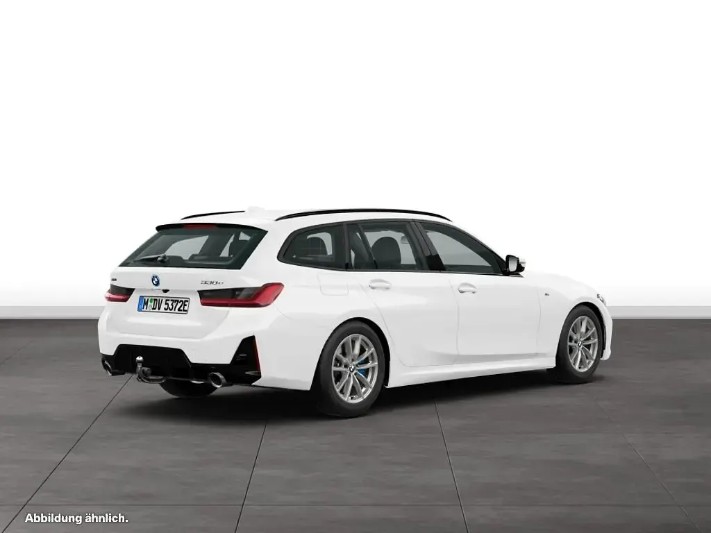 Gebraucht BMW 330e 292 PS (214 kW) 2025 Weiß Kombi