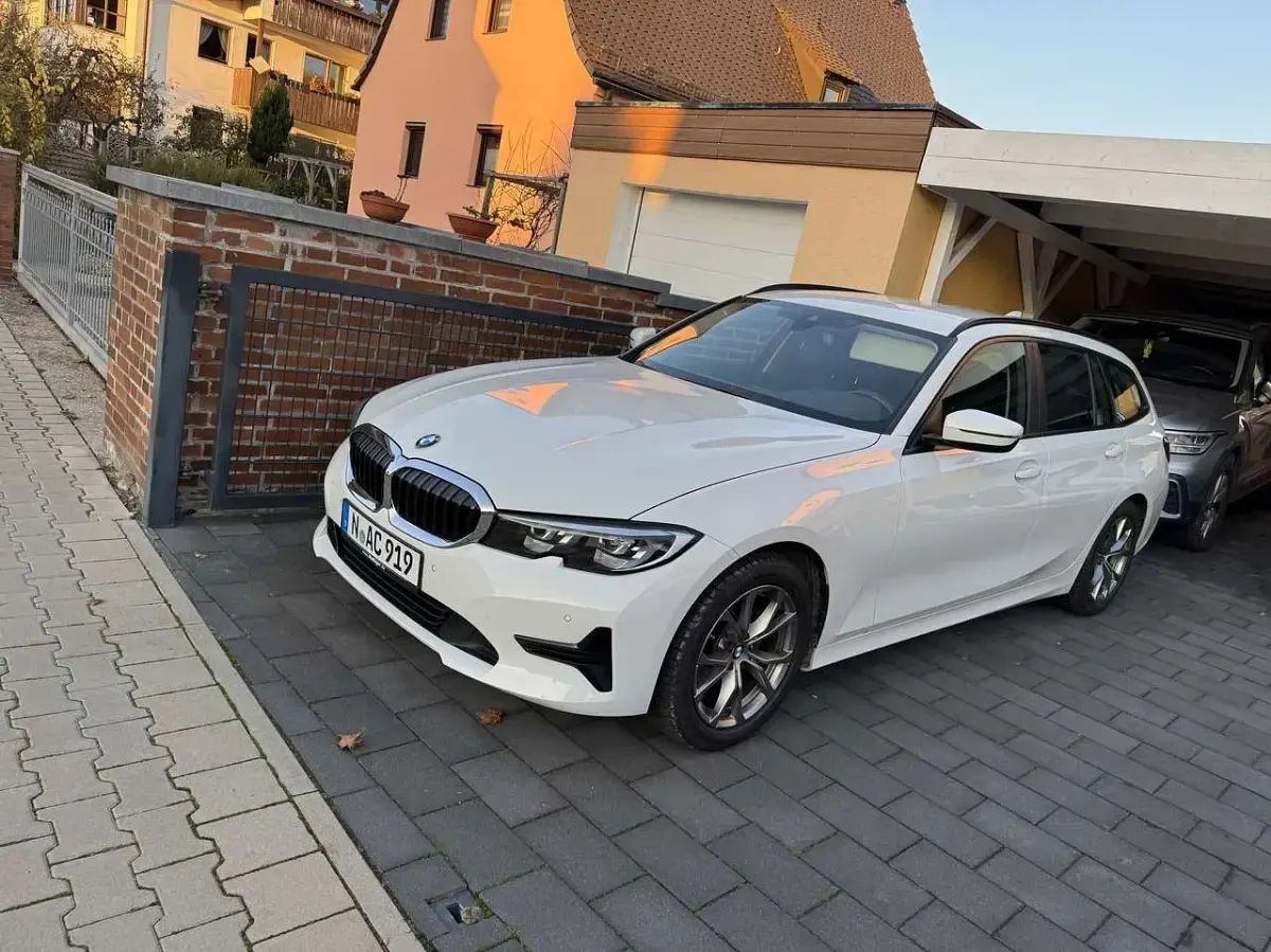 Gebraucht BMW 318 150 PS (110 kW) 2022 Weiß Kombi