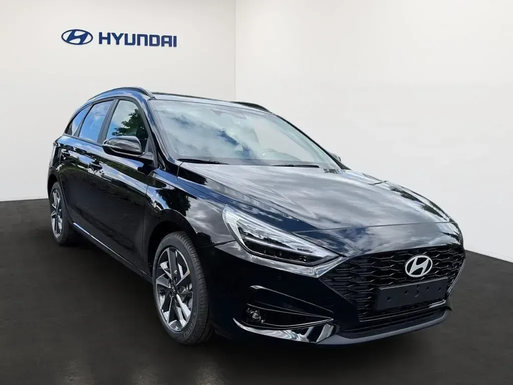 Neu Hyundai i30 Advantage 140 PS (102 kW) 2025 Schwarz Kombi