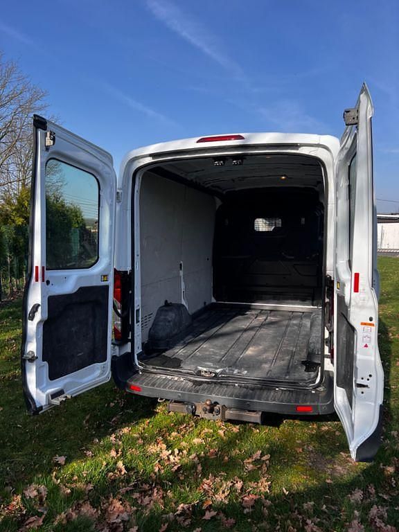 Second-hand Ford Transit 105 CP (77 kW) 2018 Alb Monovolum