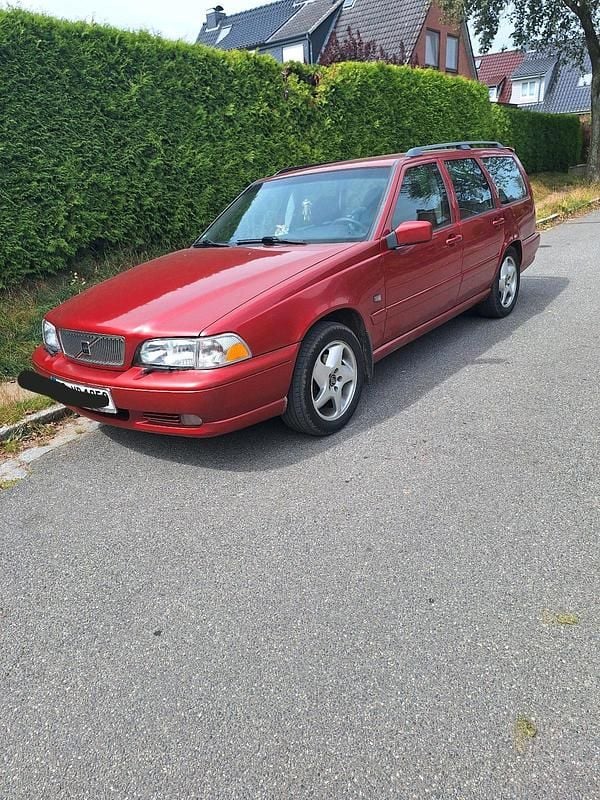 Rot Gebraucht 1997 Volvo V70 Kombi | 4.499 € - Bild 1/2